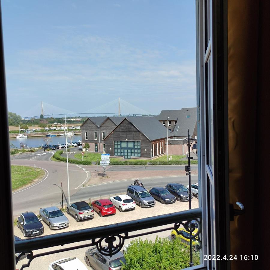 Appartamento Les Mouettes Du Port Honfleur Esterno foto